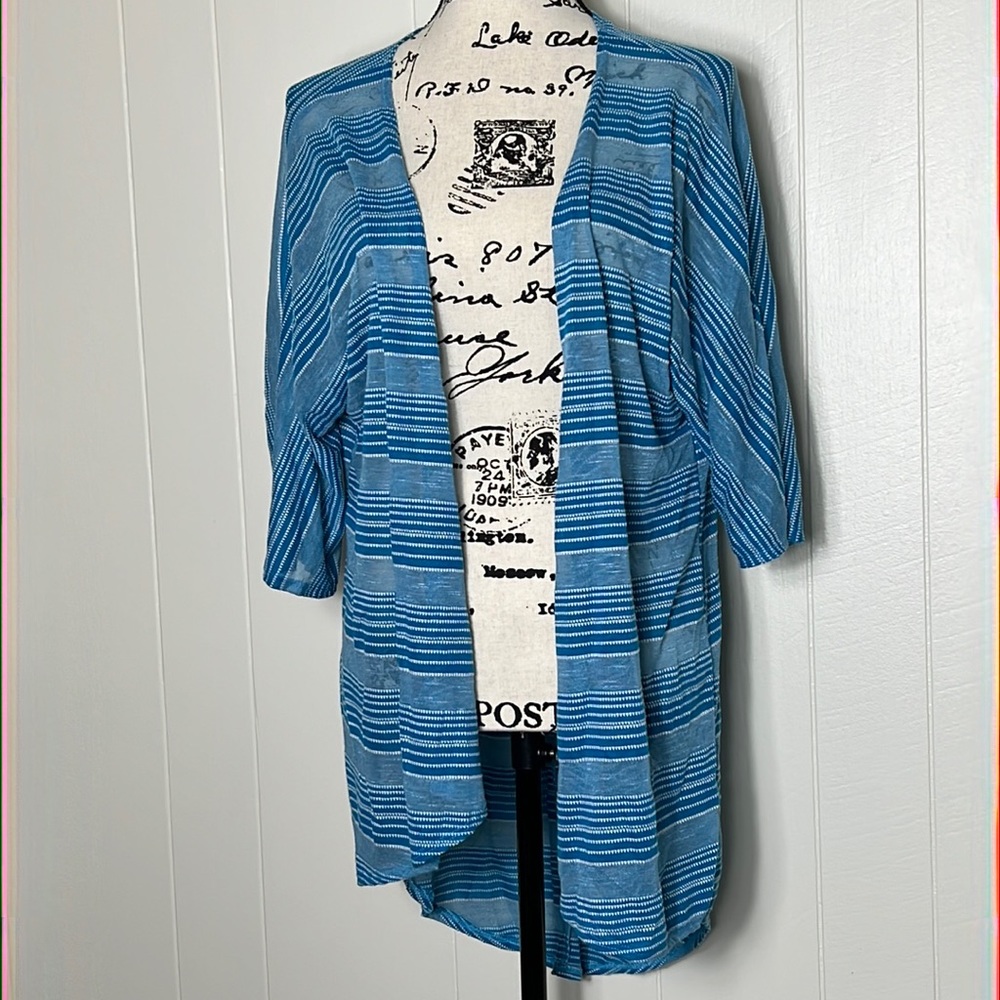 LuLaRoe Lindsay Kimono